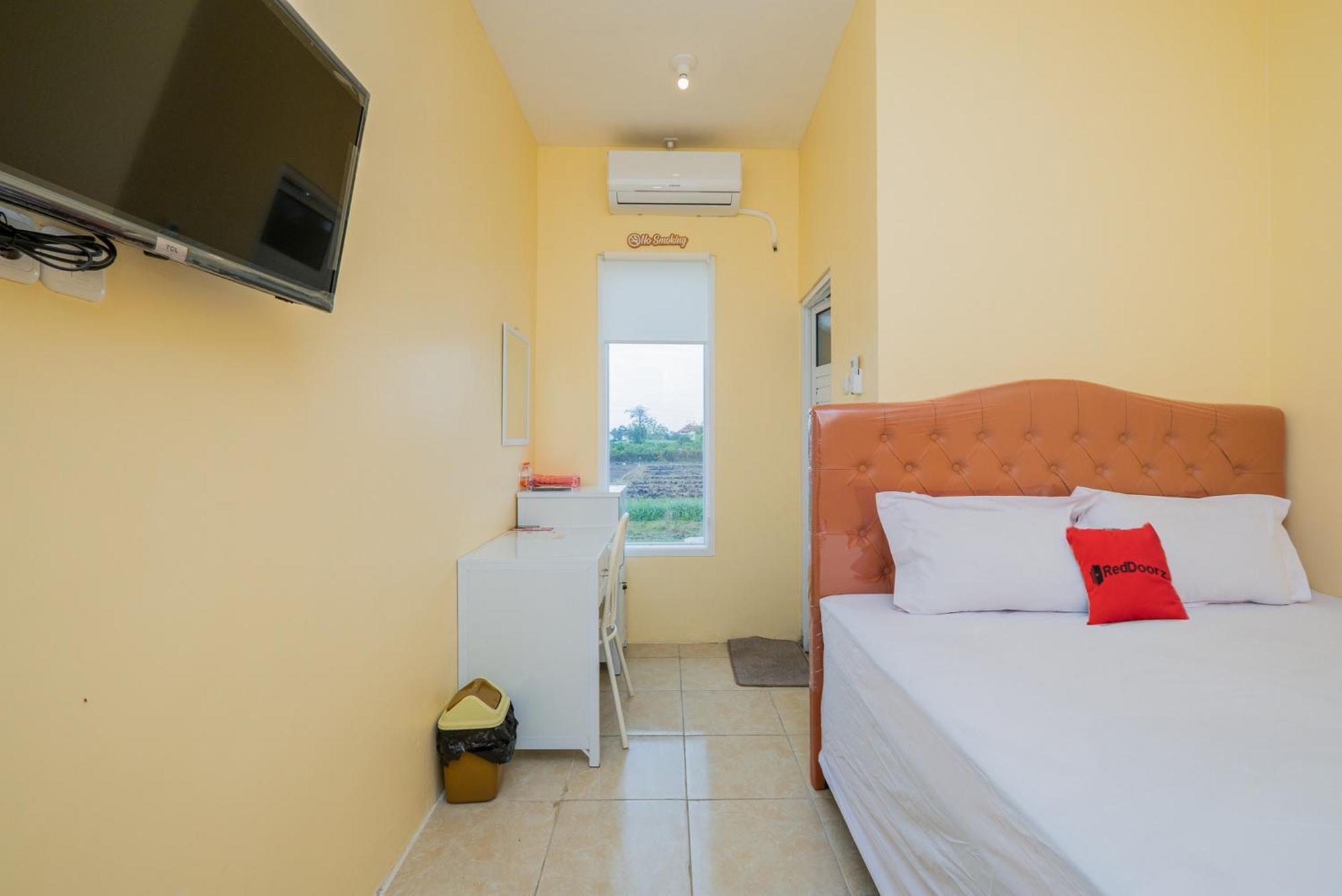 Reddoorz Syariah Near Rsud Dr Iskak Tulungagung Hotel Kedungwaru Exterior foto